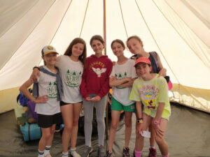 Interior tiendas de campaña NewPa Summer Camps - Campamento de verano